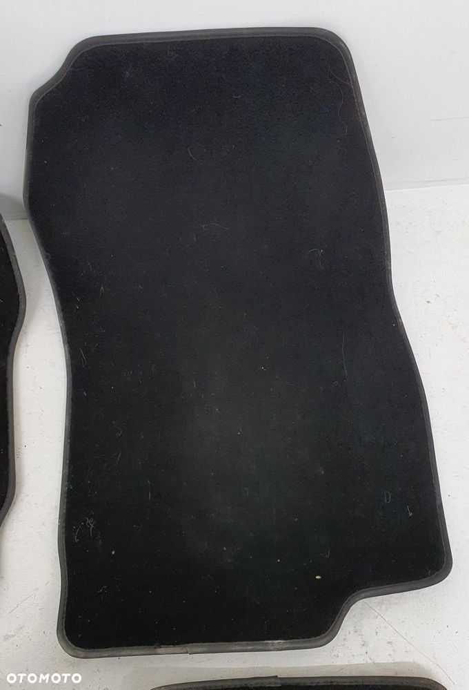 DYWANIKI CHODNICZKI WELUROWE FORD B-MAX 4SZT - 4