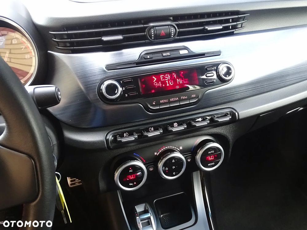 Alfa Romeo Giulietta 1.4 TB 16V Multiair Collezione - 29