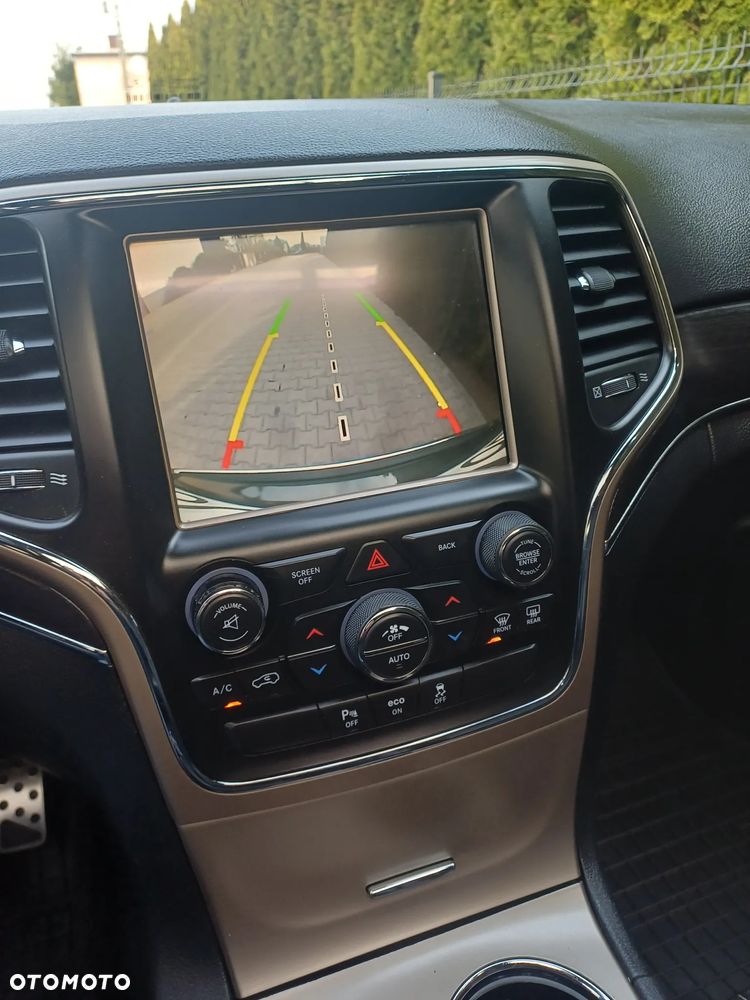 Jeep Grand Cherokee - 19