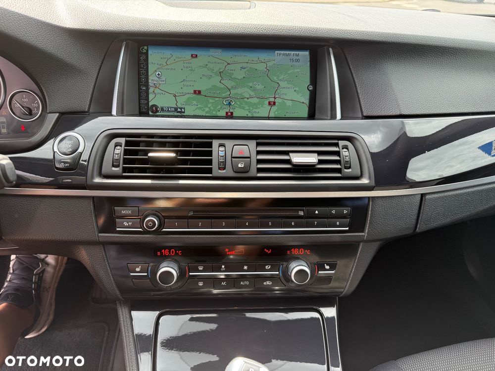 BMW Seria 5 520d Touring Sport Line - 12