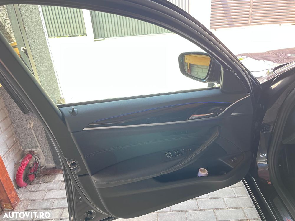 BMW Seria 5 520i AT - 6