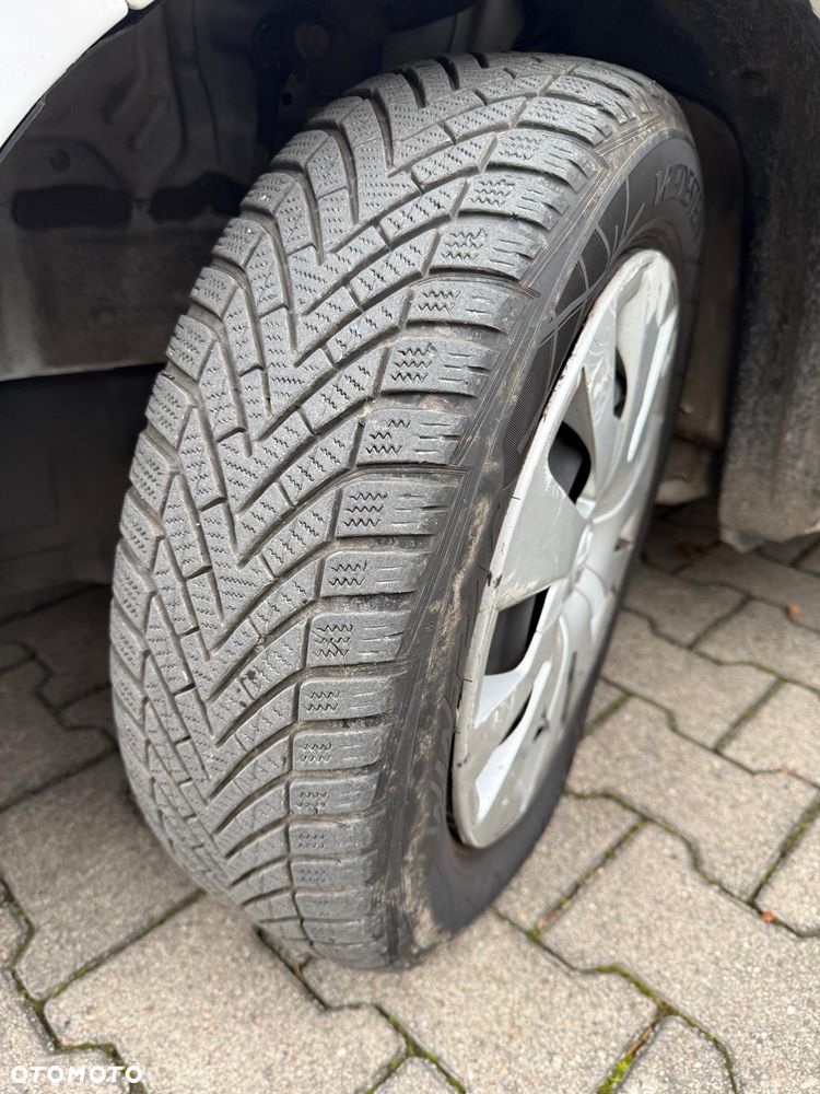 Toyota Yaris 1.0 Active - 11