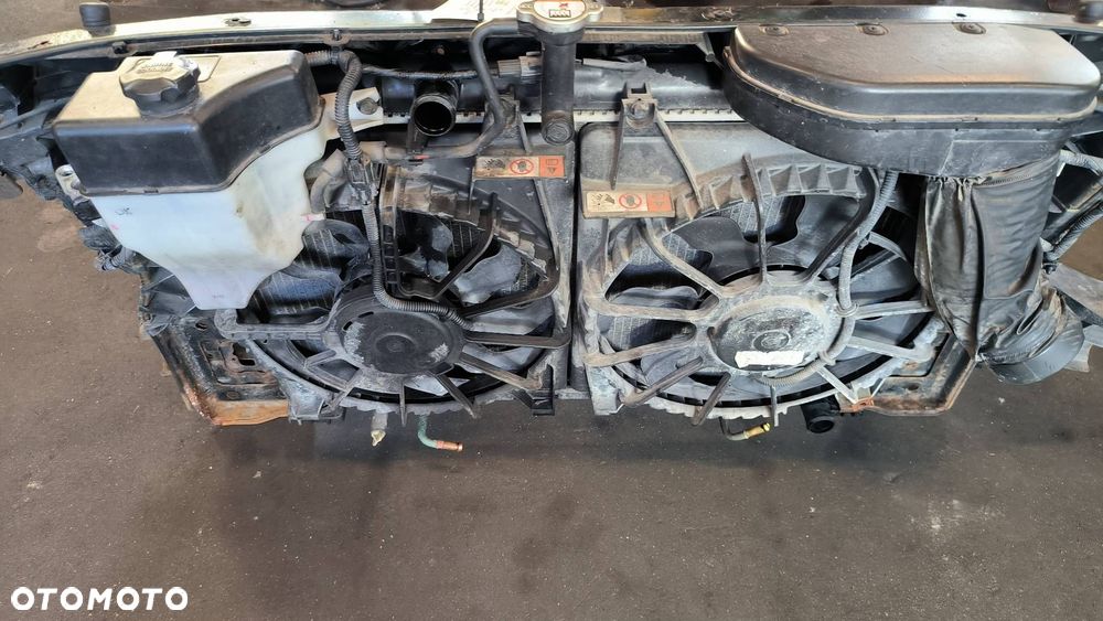 PAS PRZEDNI CHŁODNICE HYUNDAI H1 II - 5