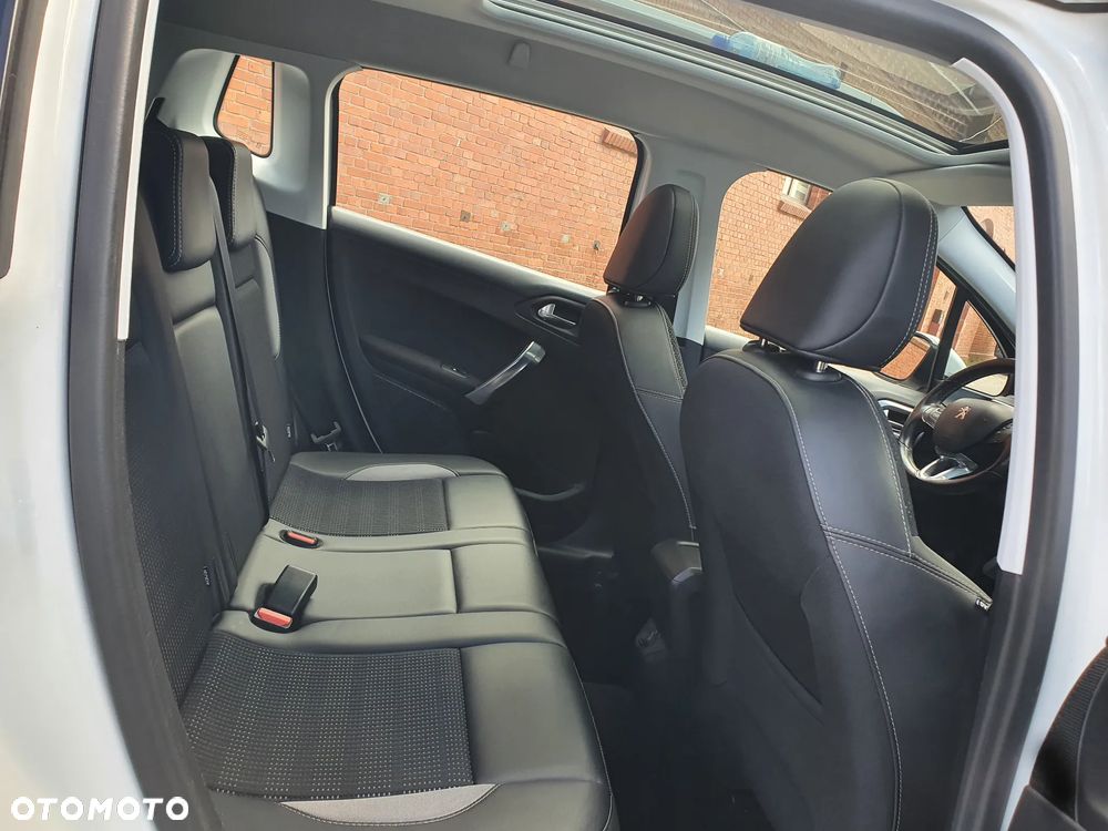 Peugeot 2008 PureTech 110 Stop&Start Allure - 12