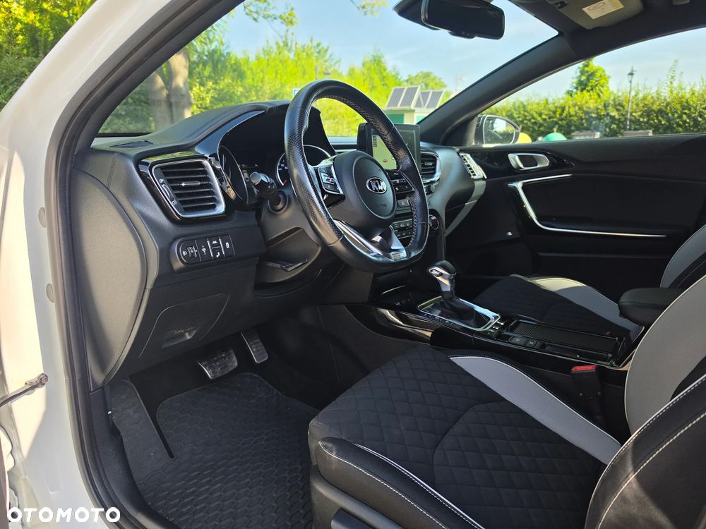 Kia ProCeed 1.4 T-GDI GT Line DCT - 24