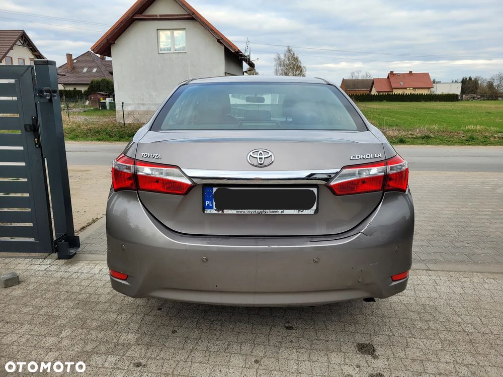 Toyota Corolla 1.6 Premium + - 6