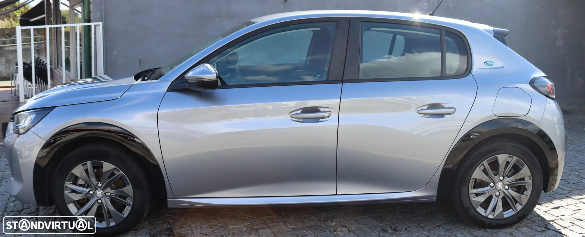 Peugeot e-208 - 5