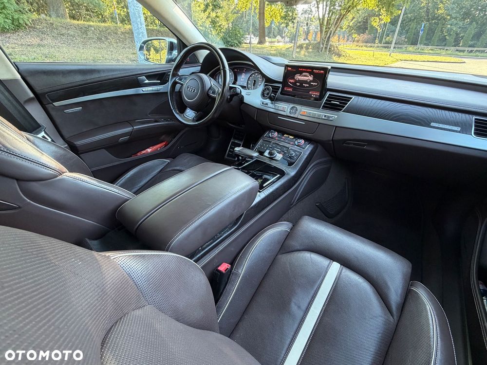 Audi S8 Plus - 23