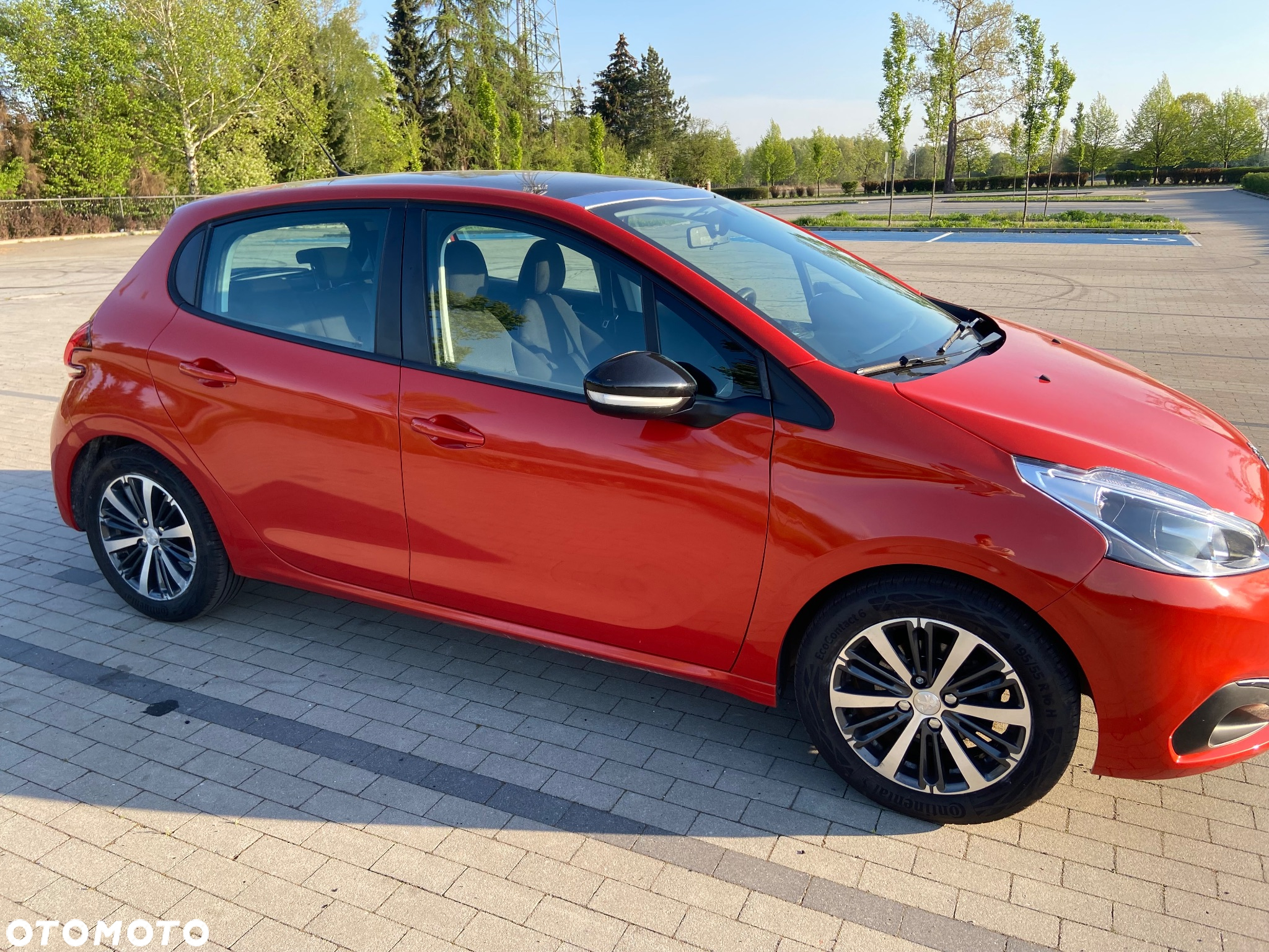 Peugeot 208 82 VTI Allure - 4