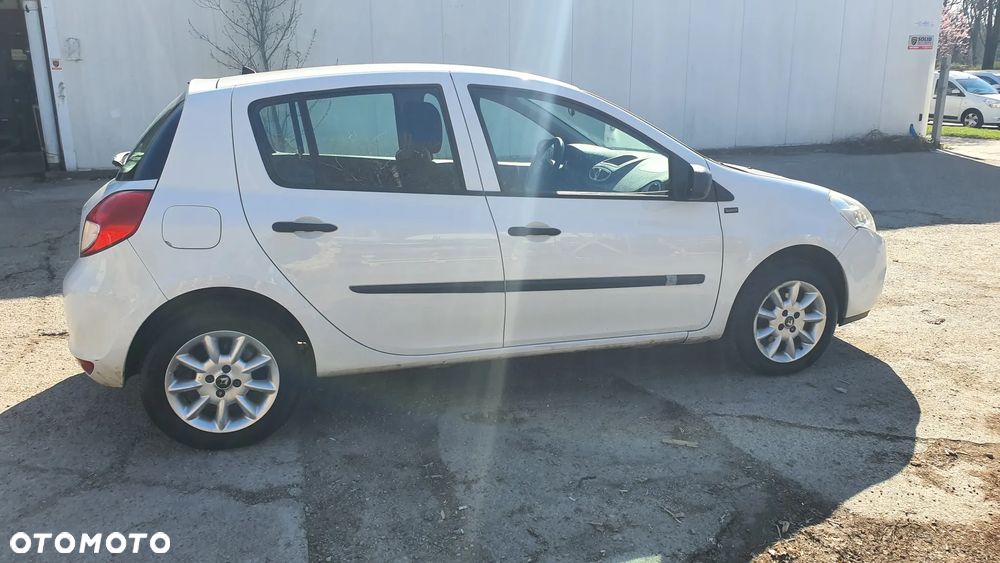Renault Clio 1.2 16V 75 Expression - 3
