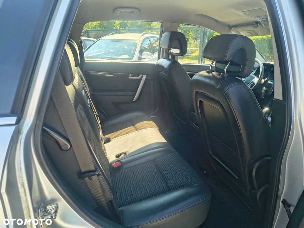 Chevrolet Captiva 2.4 2WD Travel Edition - 23