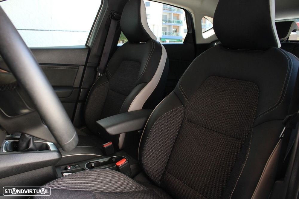 Renault Captur 1.0 TCe Techno Bi-Fuel - 39