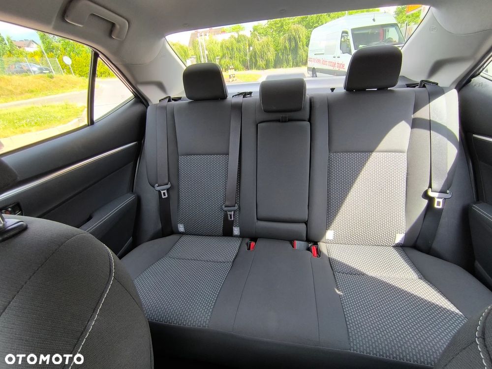 Toyota Corolla 1.6 Comfort - 29