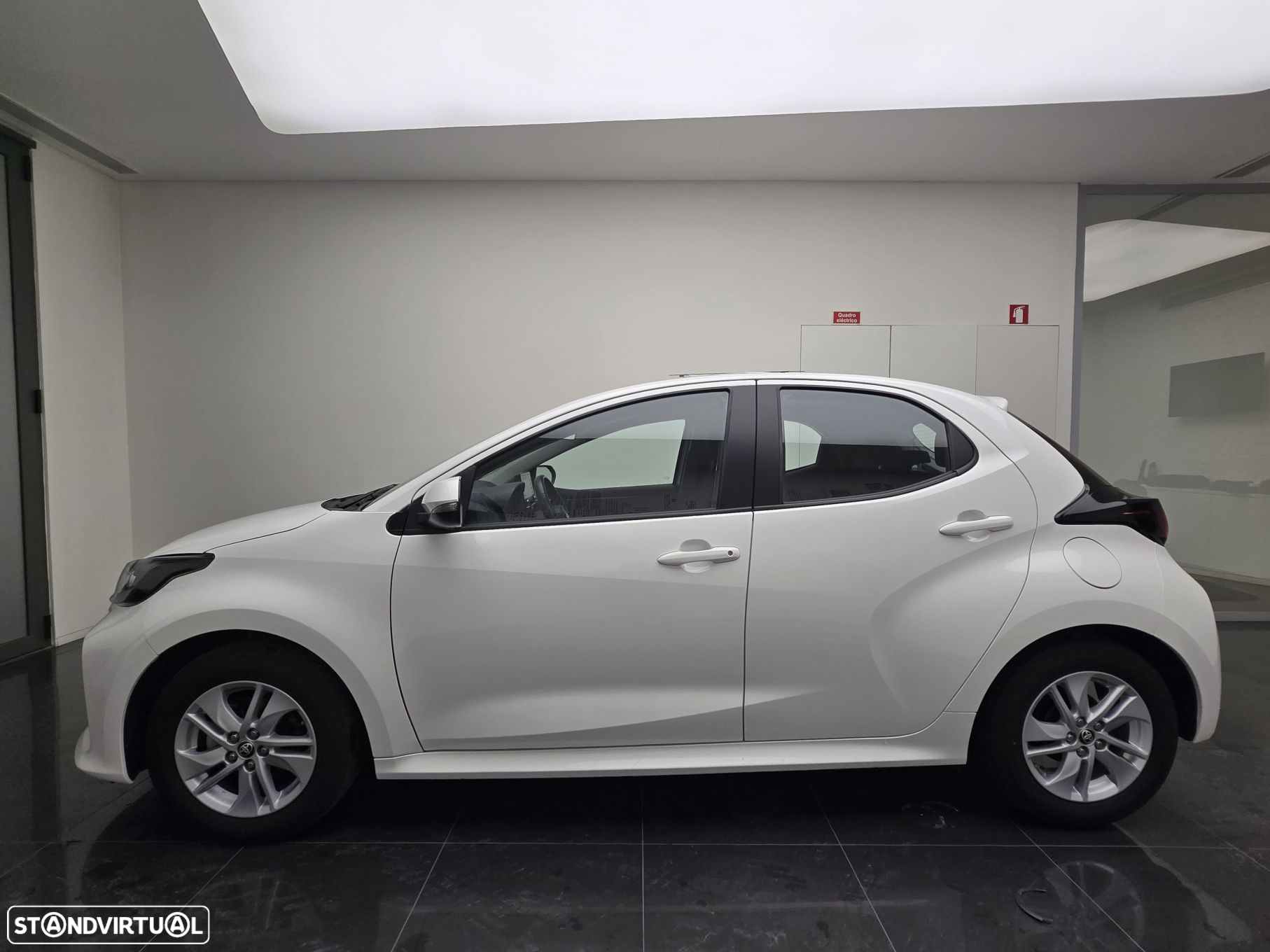 Toyota Yaris 1.0 VVT-i Comfort Plus - 3