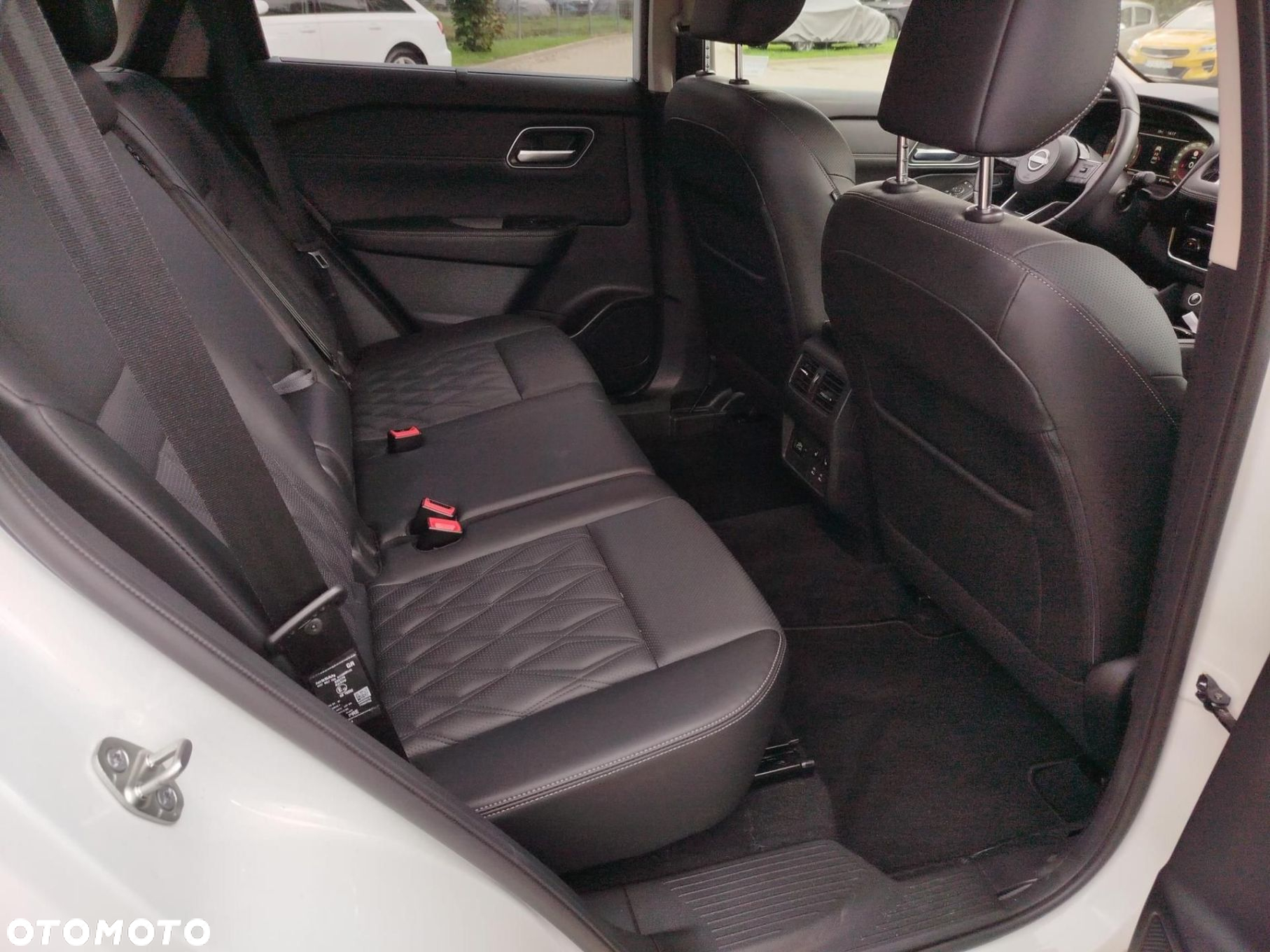 Nissan X-Trail 1.5 VC-T mHEV Tekna 2WD Xtronic - 16