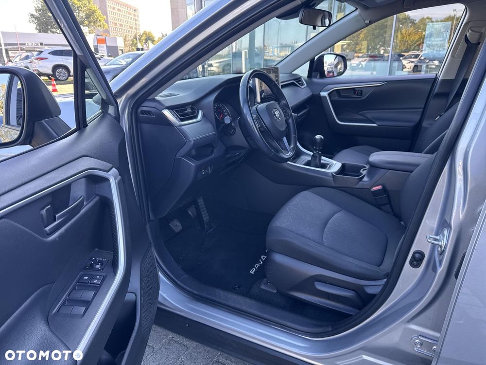 Toyota RAV4 2.0 Active 4x2 - 23