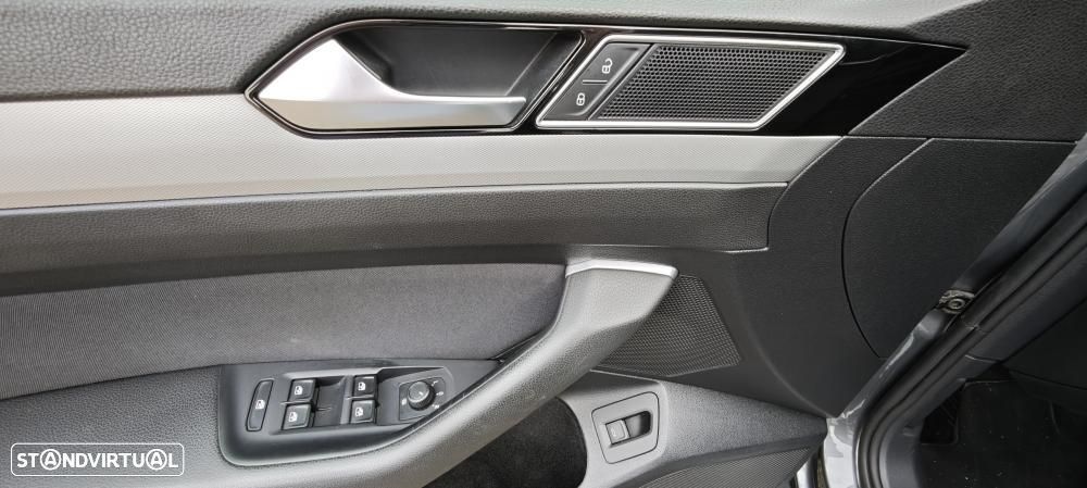 VW Passat 1.6 TDI Confortline - 34