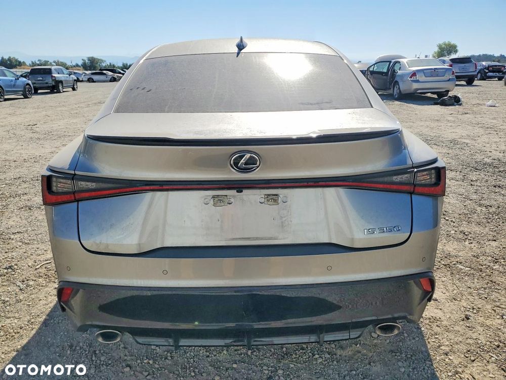 Lexus IS 200t - 6