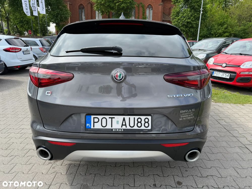 Alfa Romeo Stelvio - 6