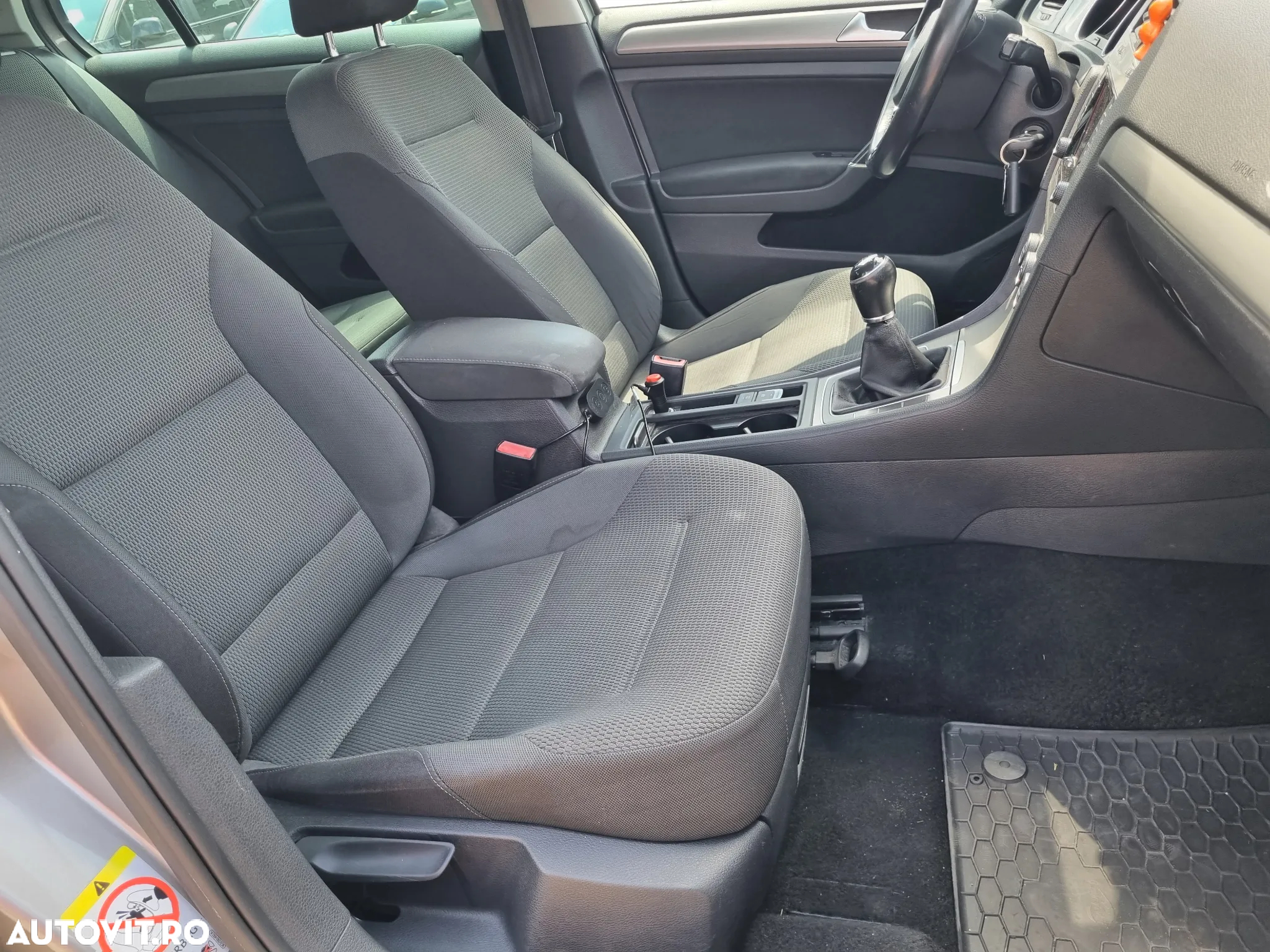 Volkswagen Golf 1.2 TSI BlueMotion Technology Comfortline - 30