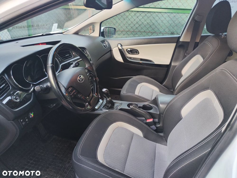 Kia Ceed 1.4 CVVT Dream Team Edition - 6