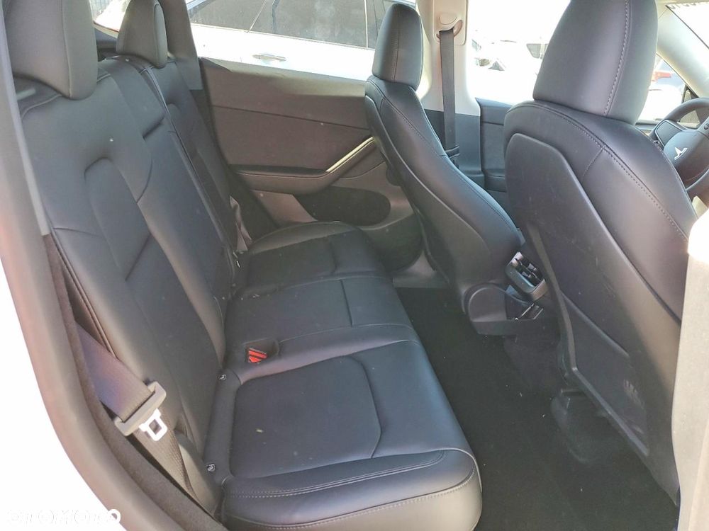 Tesla Model Y Long Range Dual Motor AWD - 9