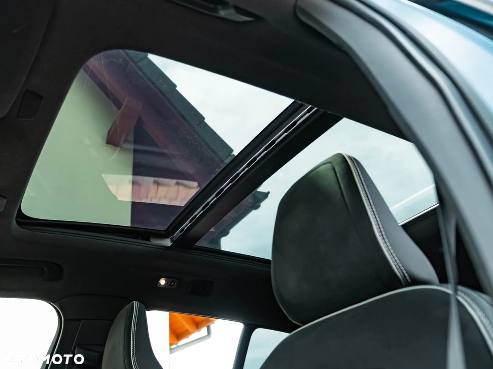 Volvo XC 40 D4 AWD Geartronic R-Design - 26