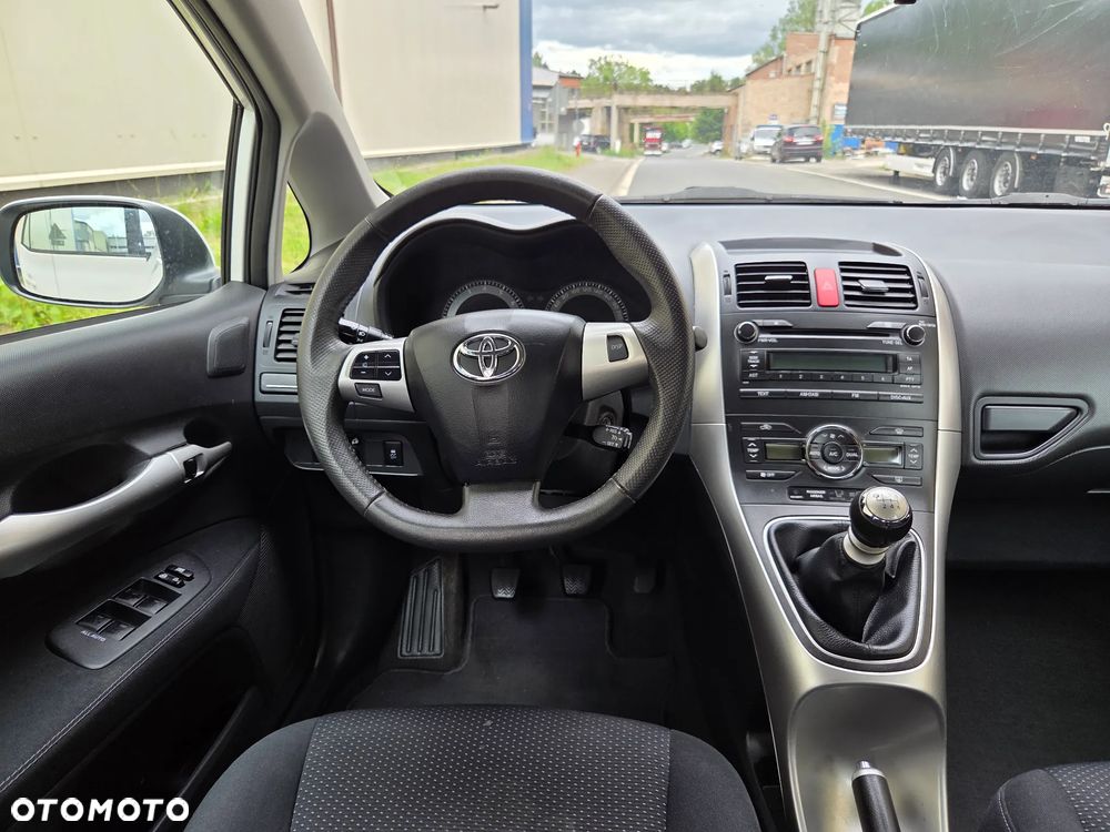 Toyota Auris 1.6 Dynamic - 13