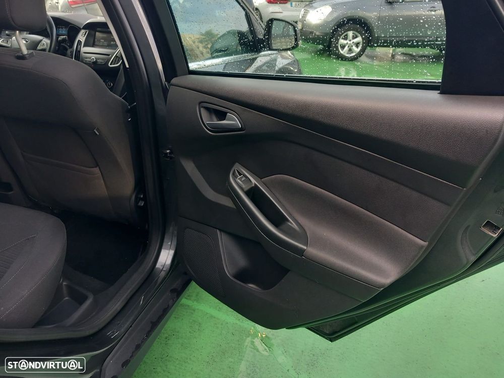 Ford Focus 1.5 TDCi Titanium - 23