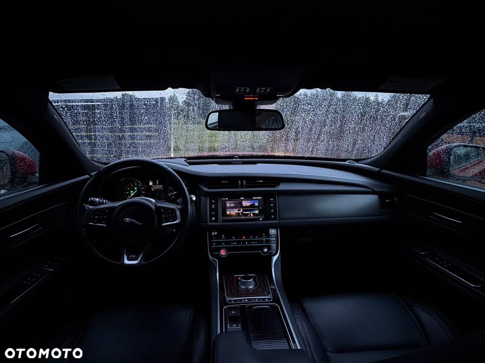 Jaguar XF 3.0 V6 S - 28