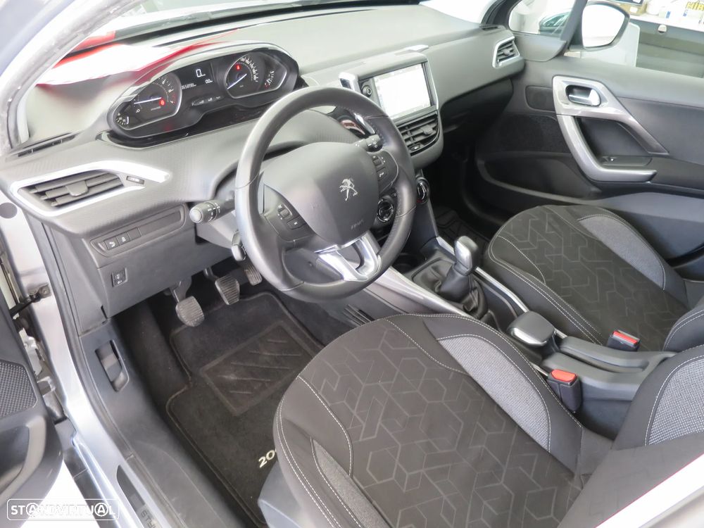 Peugeot 2008 1.2 PureTech Style - 11