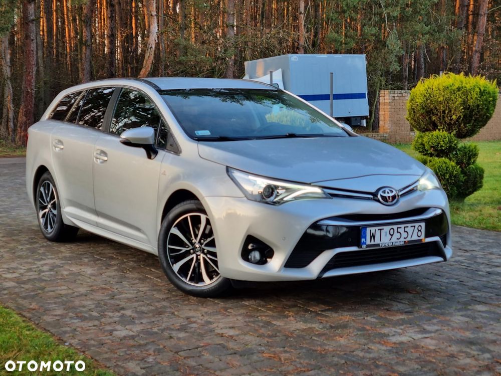Toyota Avensis 2.0 D-4D Premium - 5