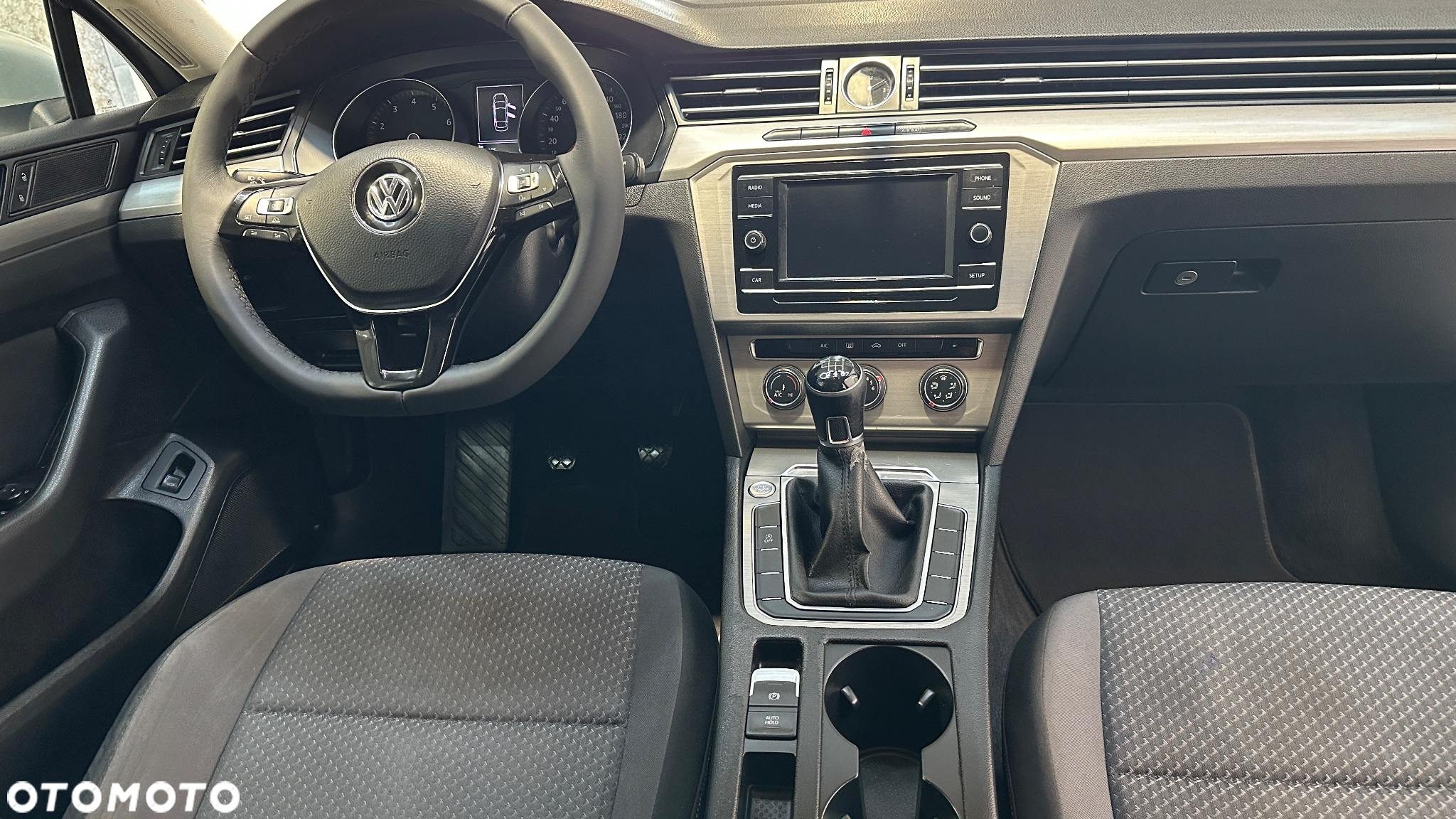 Volkswagen Passat 1.4 TSI BMT ACT Comfortline - 8