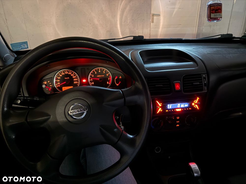 Nissan Almera - 10