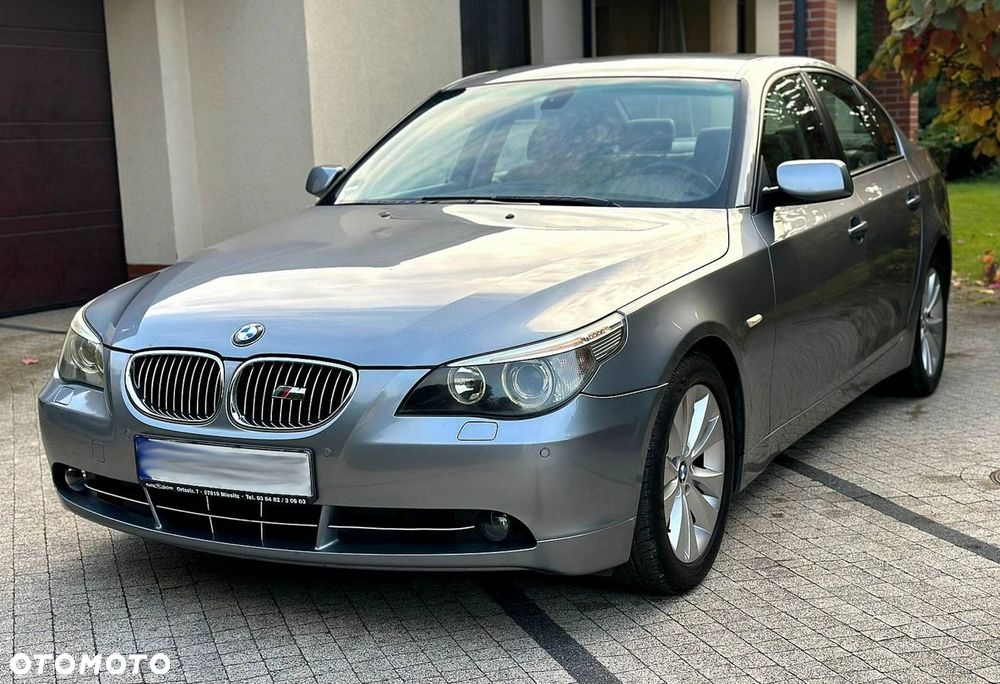 BMW E60 2003 photo 3