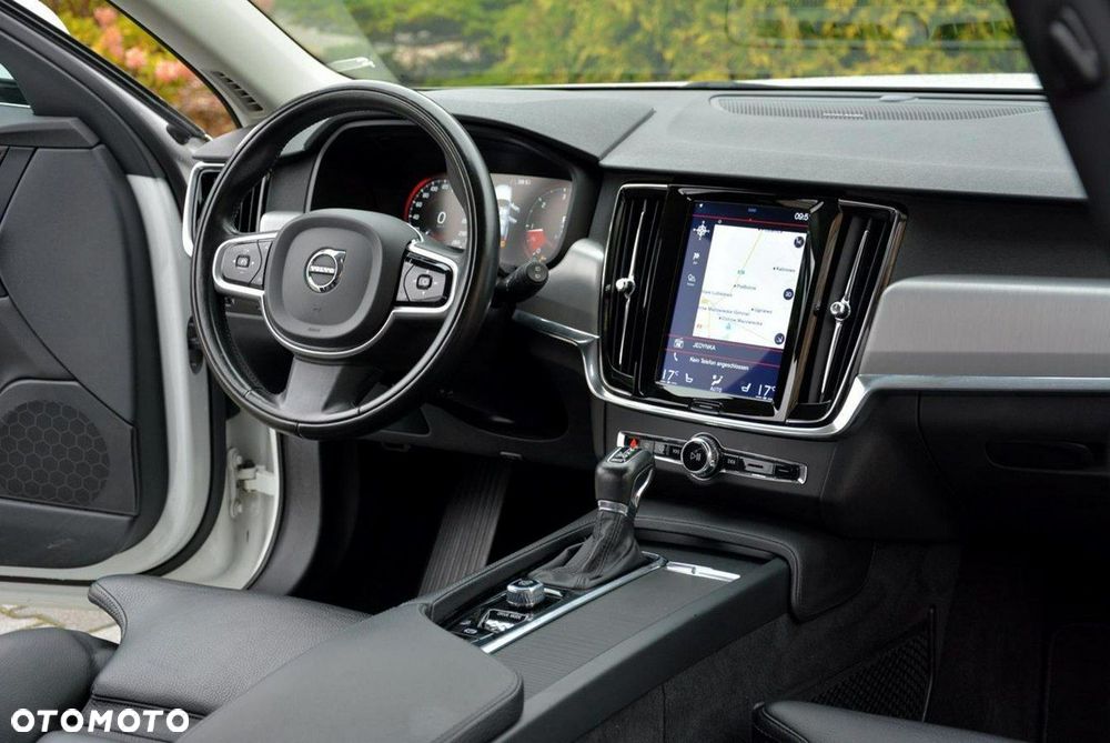 Volvo V90 D3 Momentum Pro - 18