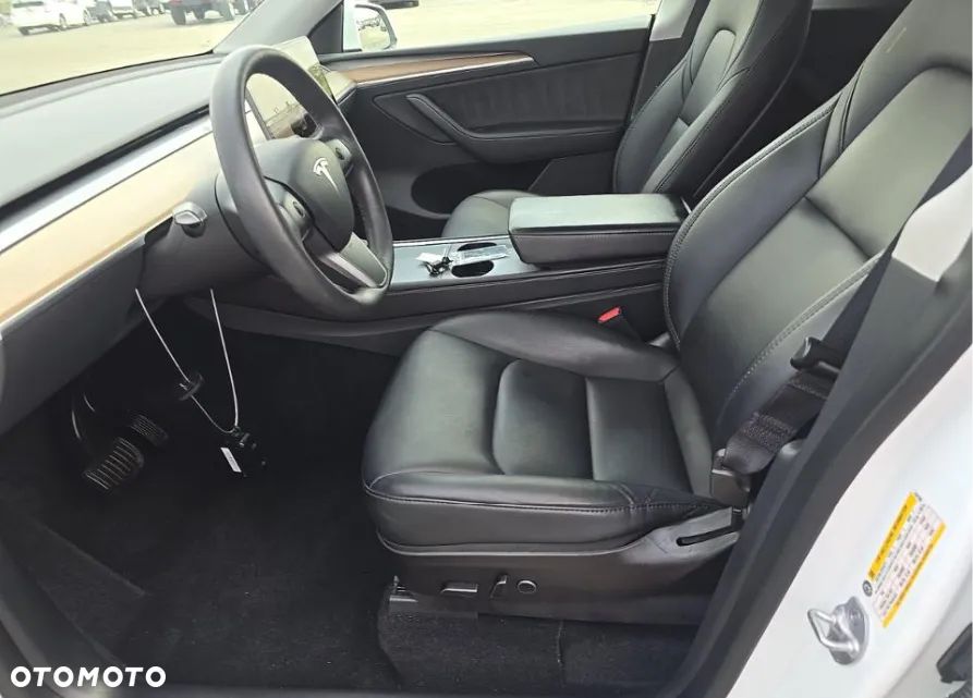 Tesla Model Y Long Range Dual Motor AWD - 7