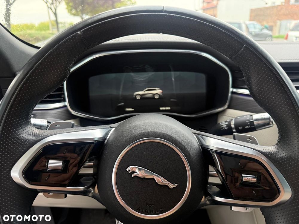 Jaguar F-Pace - 27