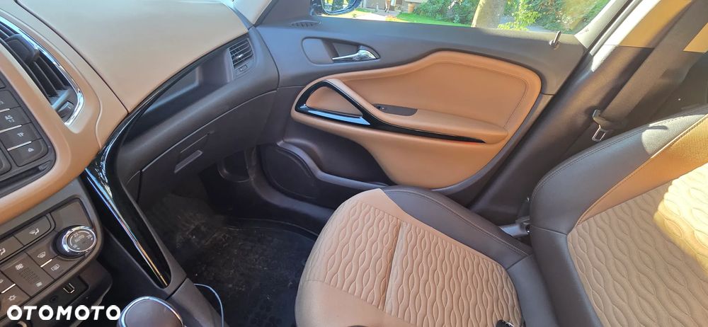 Opel Zafira 2.0 CDTI Cosmo - 4