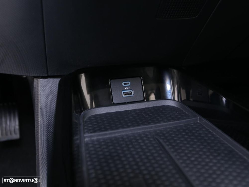 Ford Mustang Mach-E Alargada - 19