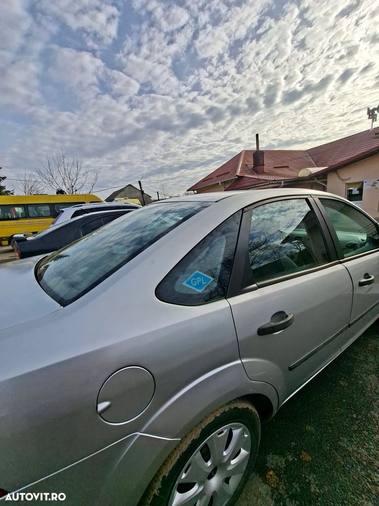 Ford Focus 1.6i 16V - 2
