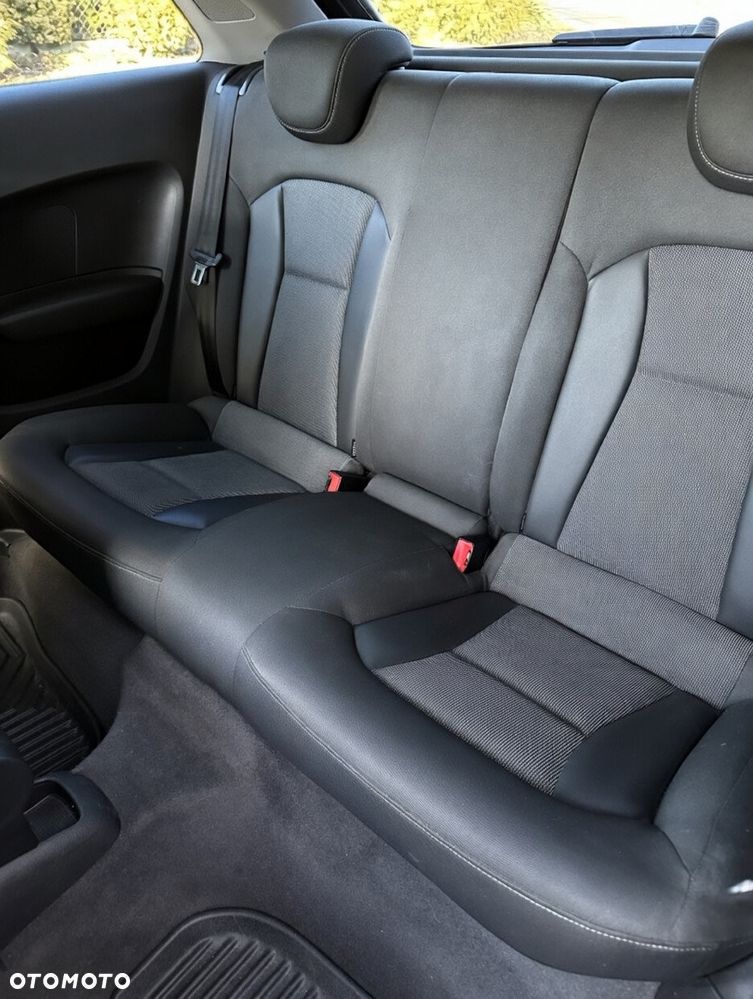 Audi A1 3-drzwiowe 1.6 TDI S line edition - 16