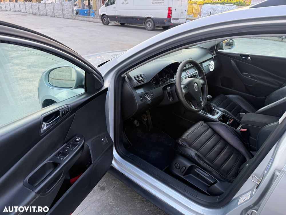 Volkswagen Passat 1.9 TDI DPF Highline - 9