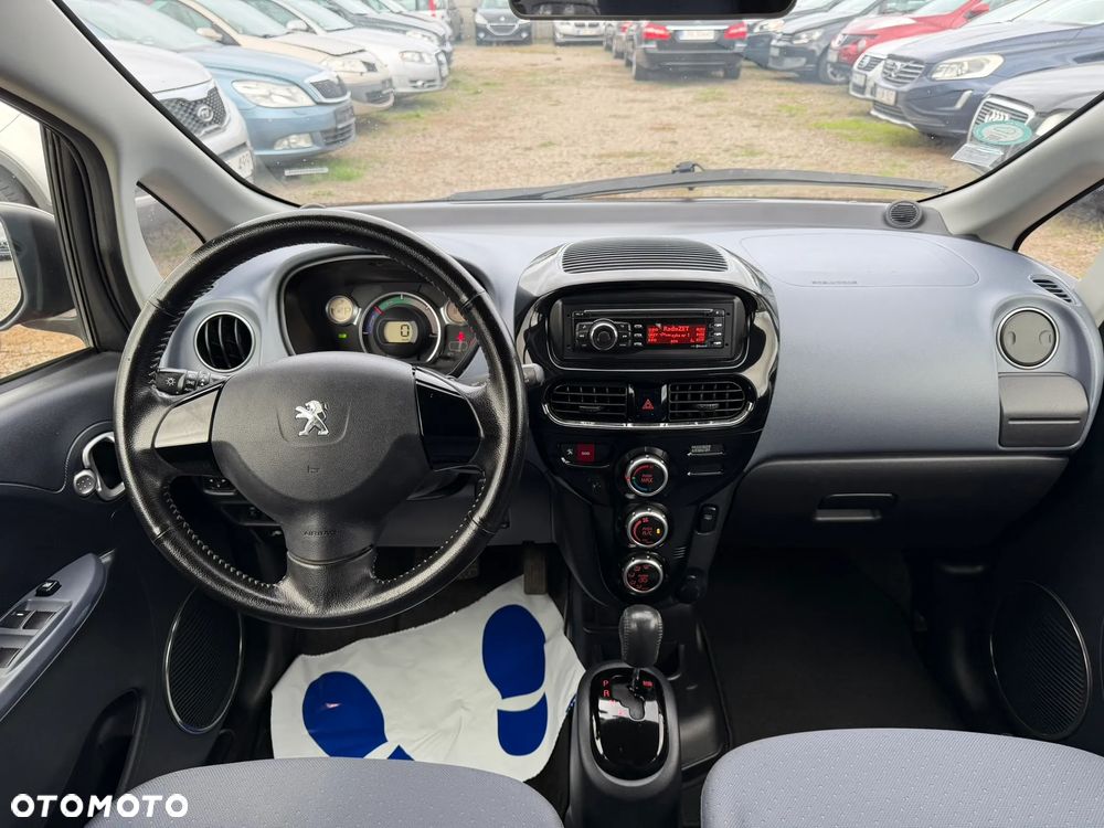 Peugeot iOn Active - 6