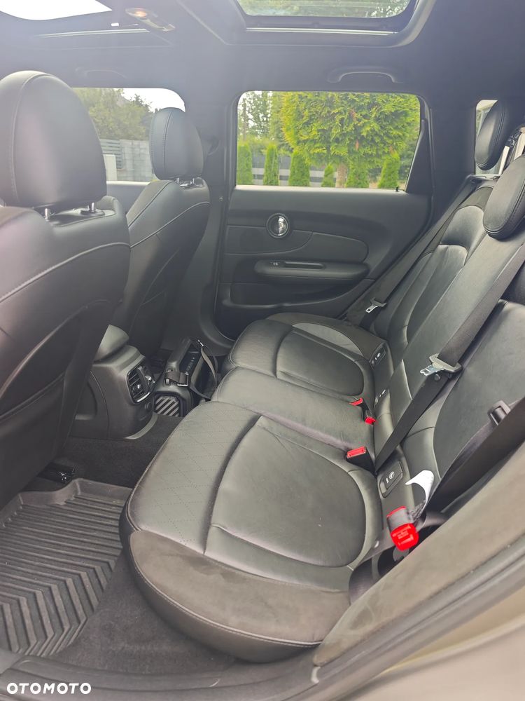 MINI Clubman One D Blackyard - 16
