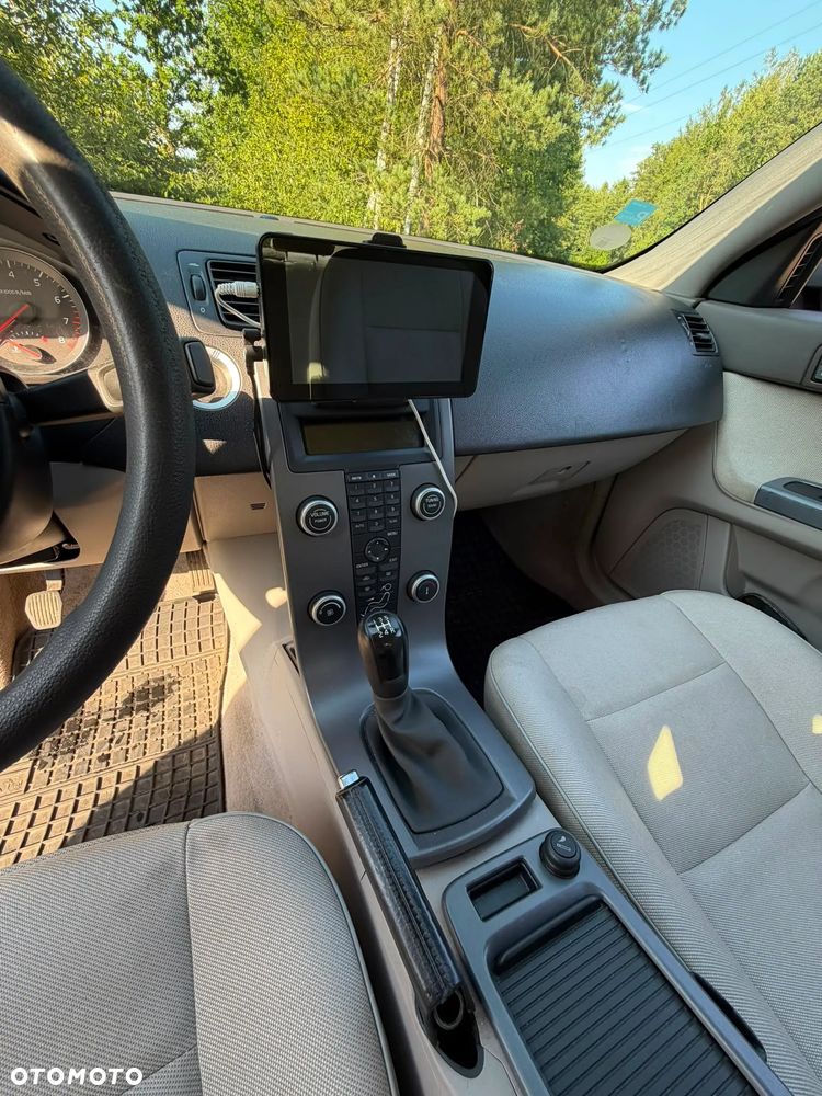 Volvo S40 1.6 - 12