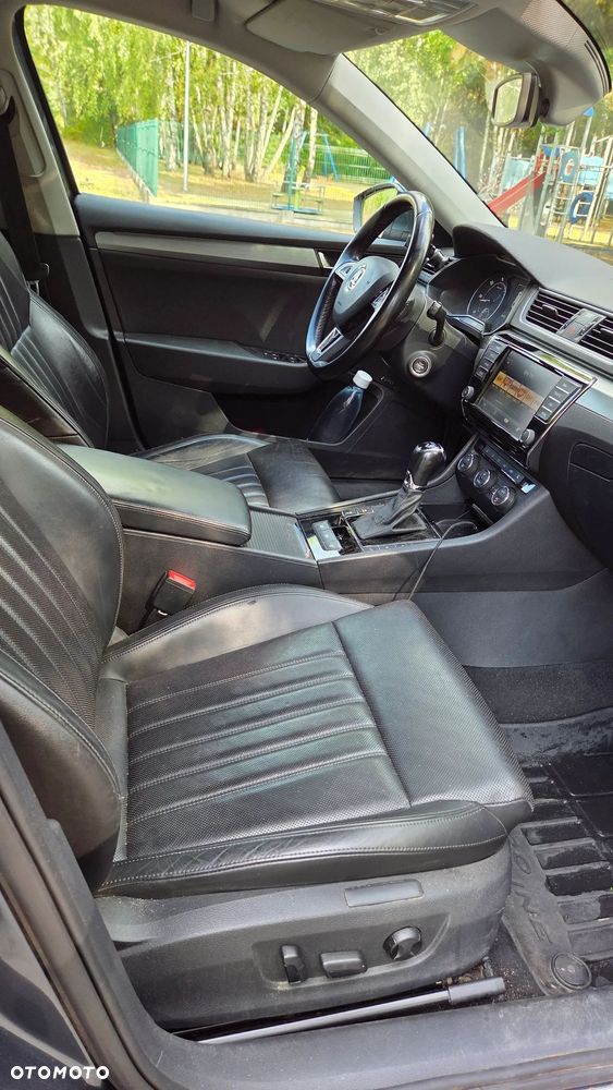 Skoda Superb ver-2-0-tdi-dsg-premium-edition - 8