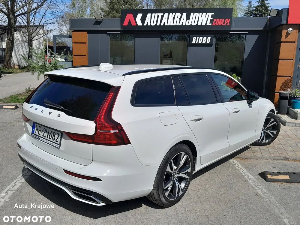 Volvo V60 B3 B R-Design - 4