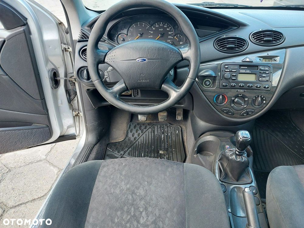 Ford Focus - 16