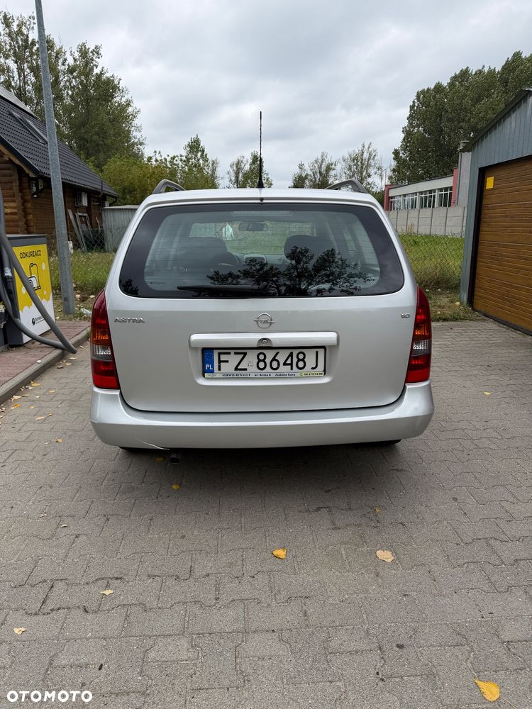 Opel Astra 1.6 NJoy - 4
